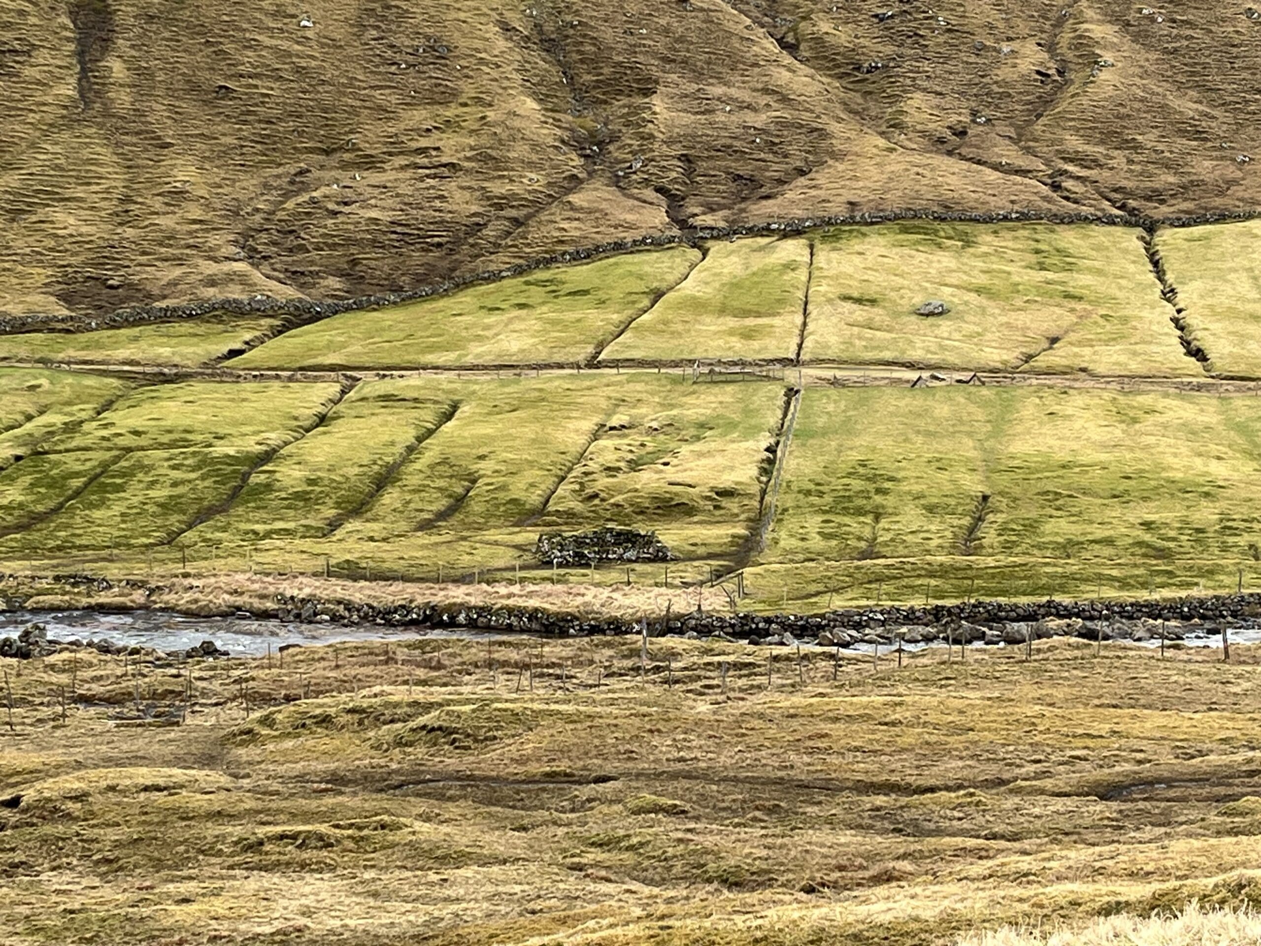 Hólmin / Hólmin undir Vøruni