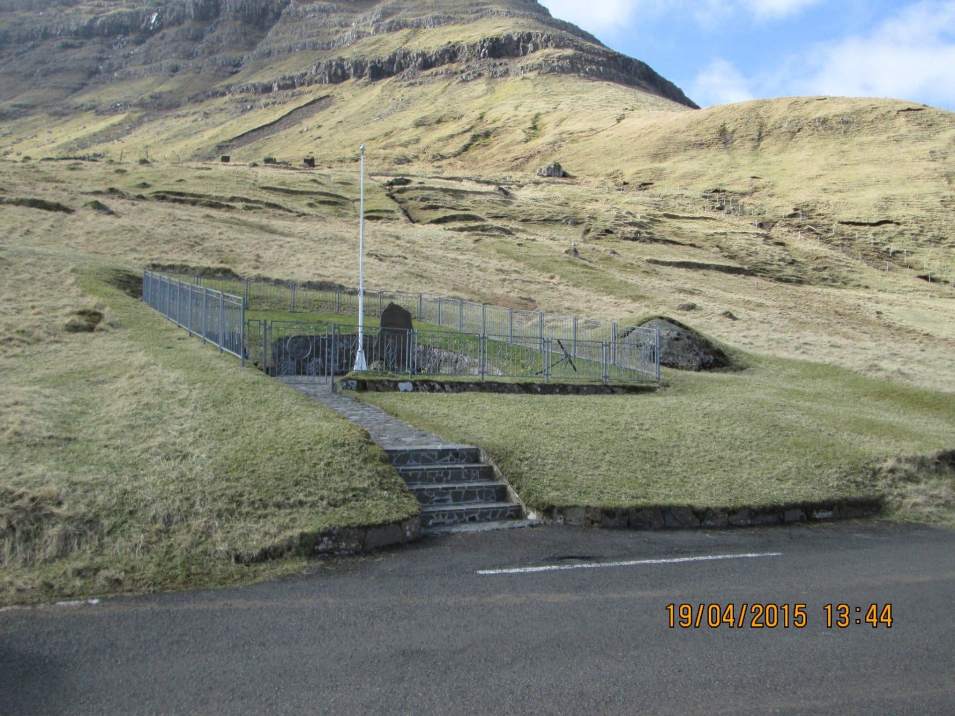 Minnisvarðin á Syðradali