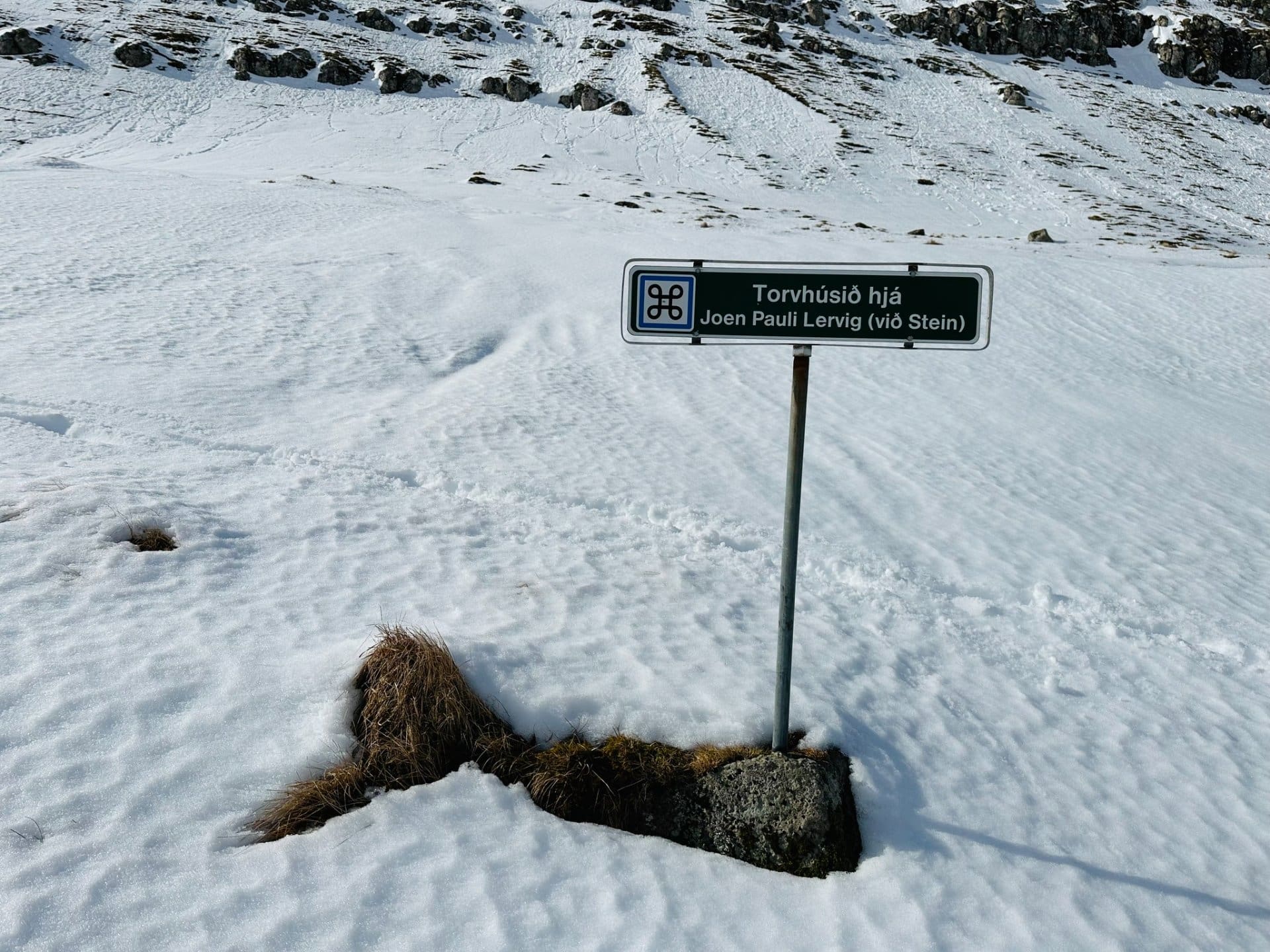 Torvhúsið hjá Joen Pauli Lervig ( Við Stein )