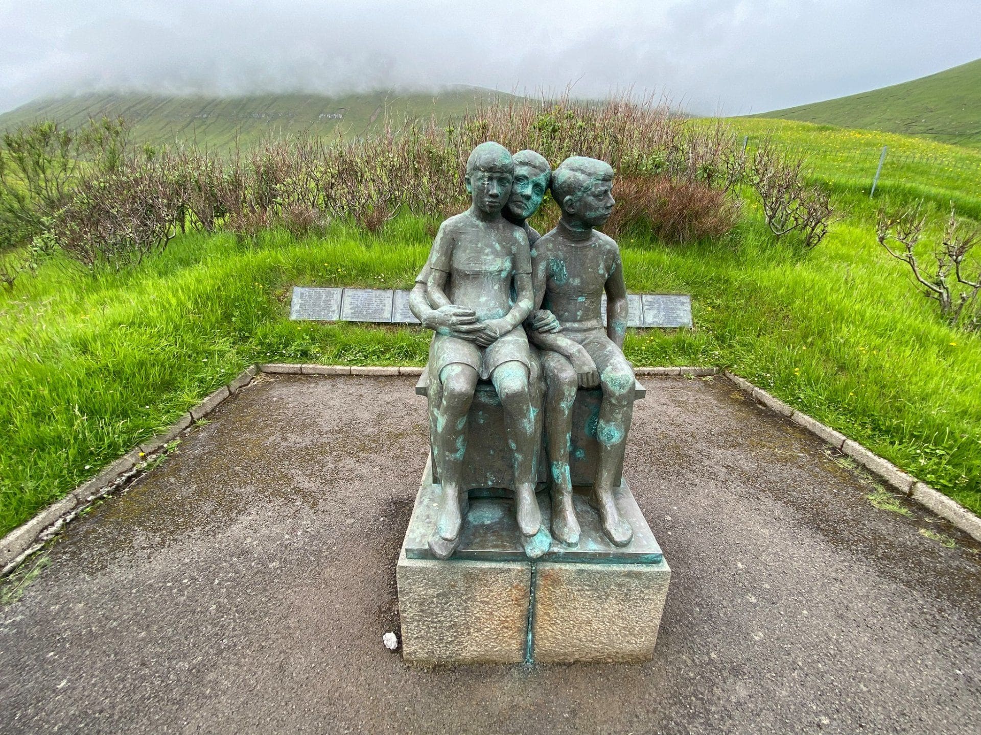 Minnisvarðin við Gjógv