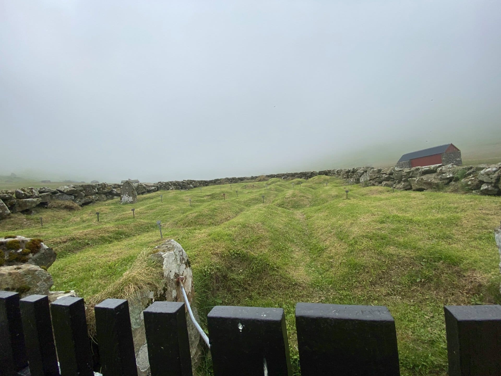 Kirkjugarðurin á Trøllanesi