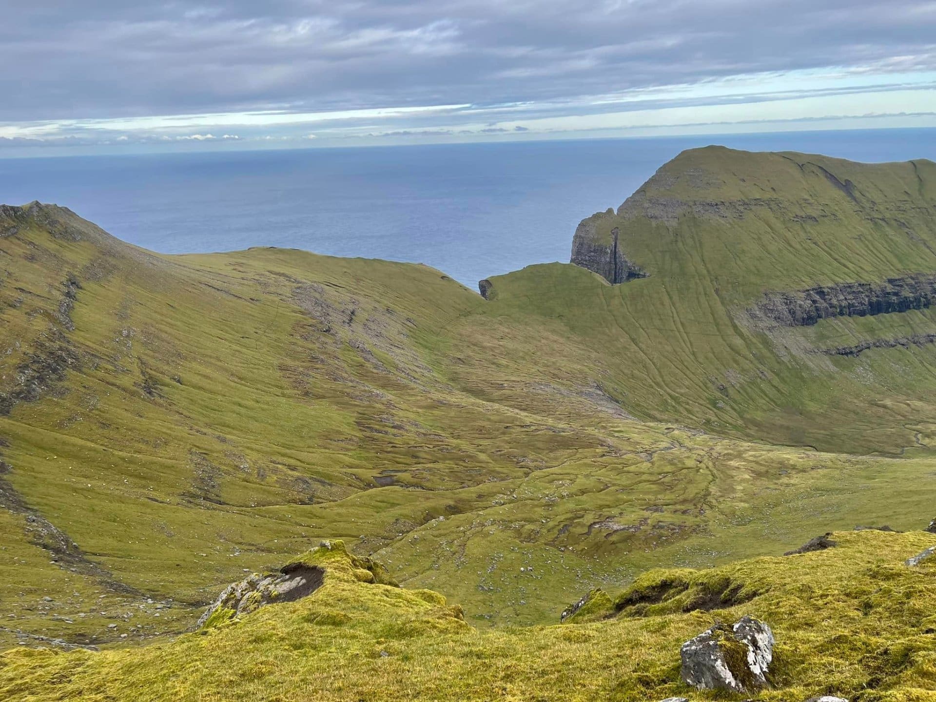 Frammi millum Rivurnar