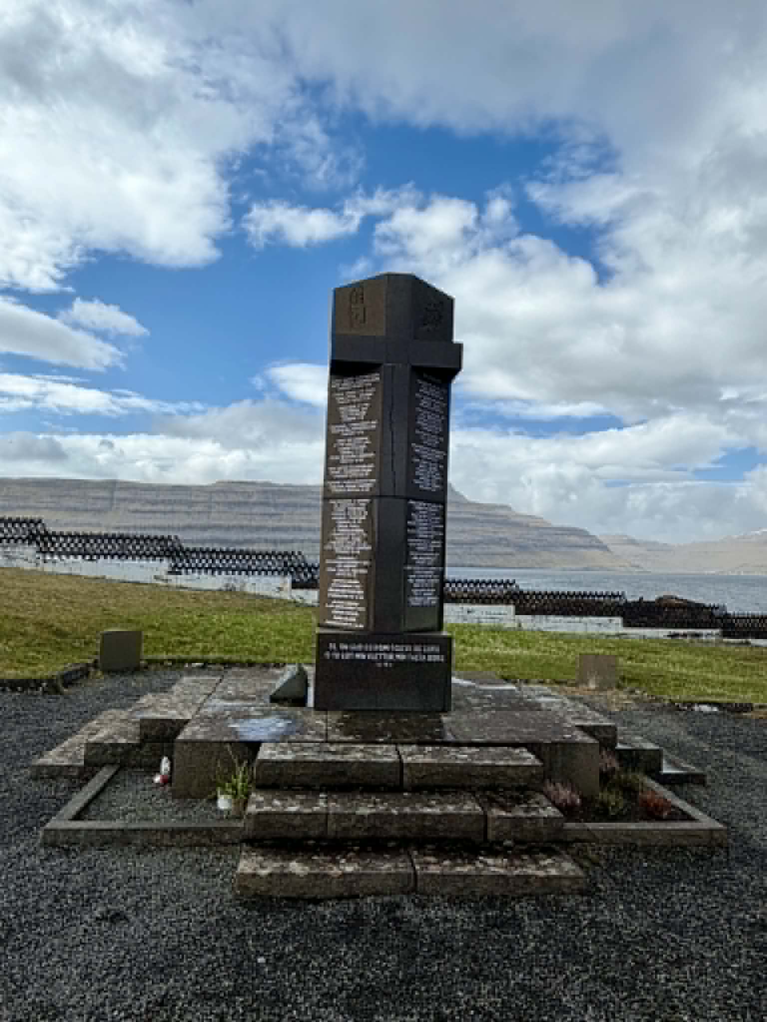 Minnisvarðin á Strondum